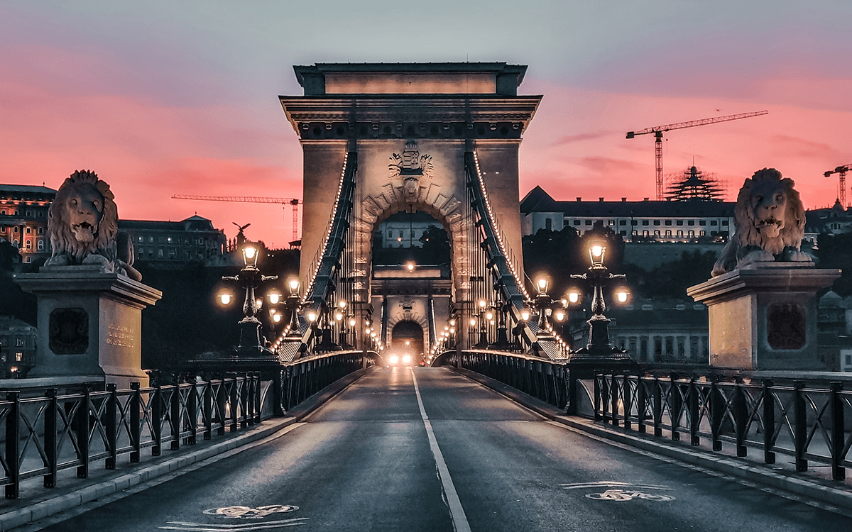 The Chain Bridge in Budapest at night