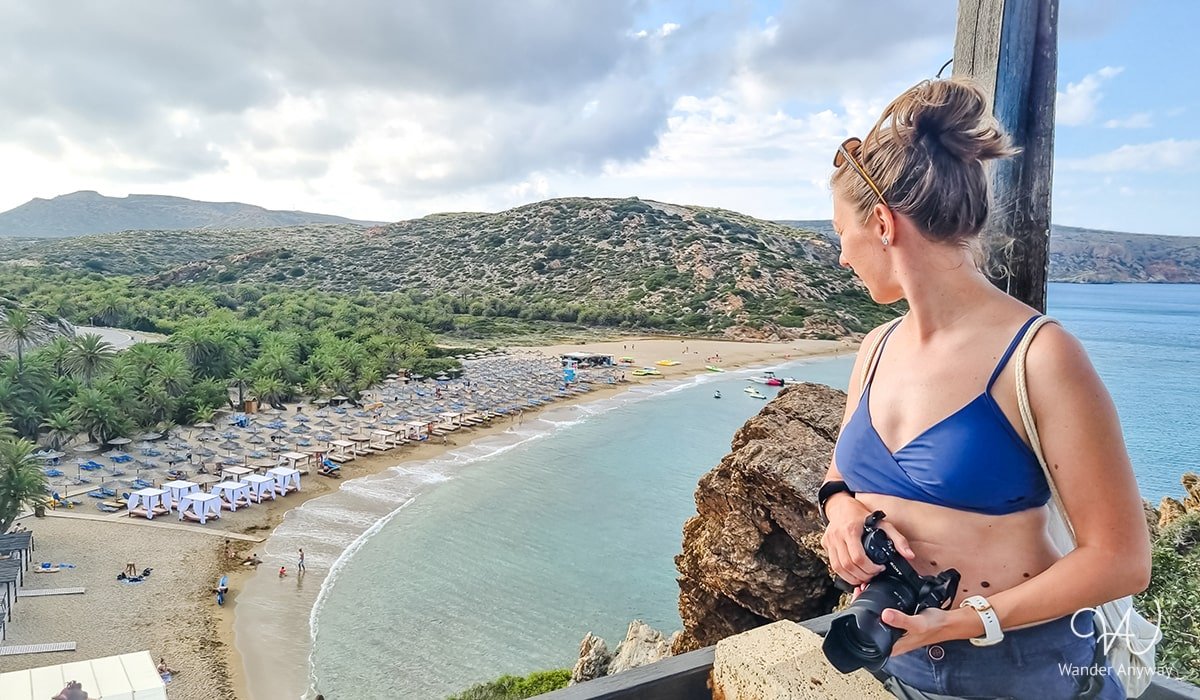Hiking trails offering stunning views of the palm beach and the palm forest