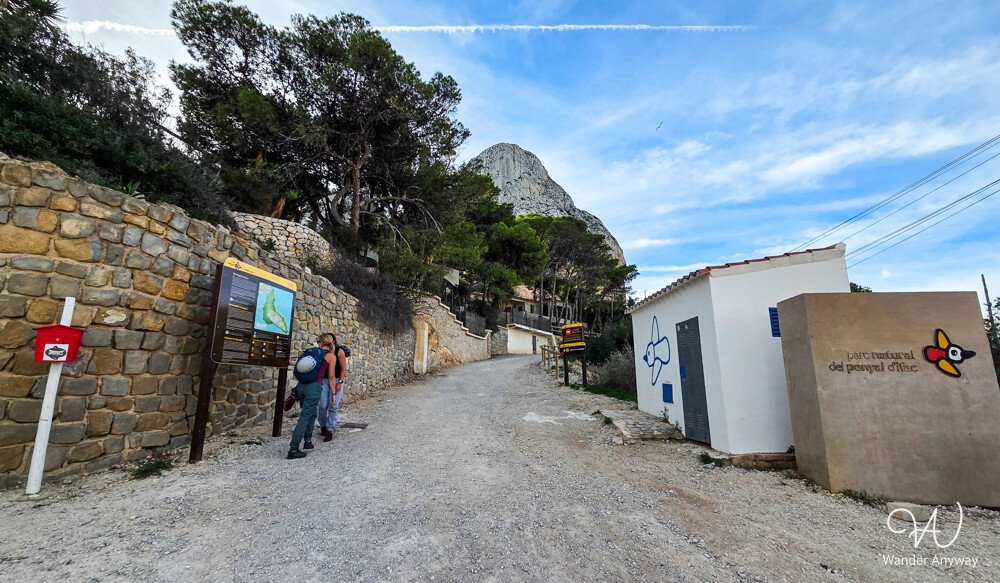 Trailhead of Peñón de Ifach hike with information boards