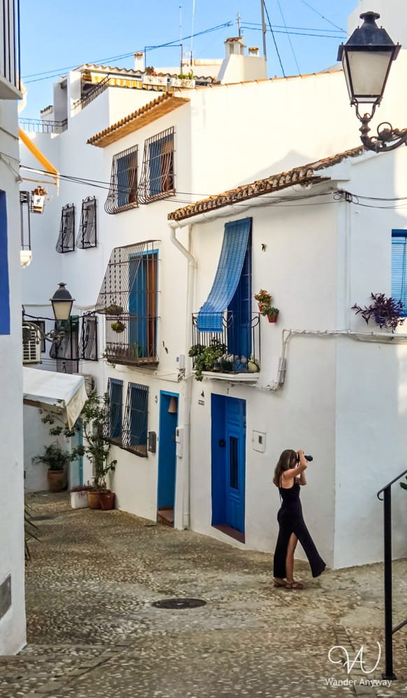 Walking through the whitewashed streets of Altea’s old town