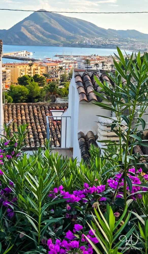Coastal nature walk near Altea with mountain views